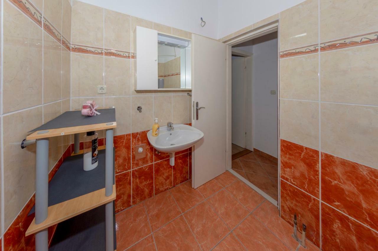 Apartmani Lana Скрадин Екстериор снимка